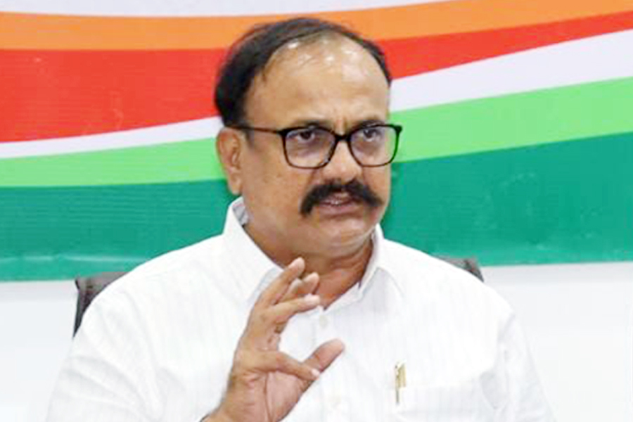 Sapkal attacks on BJP