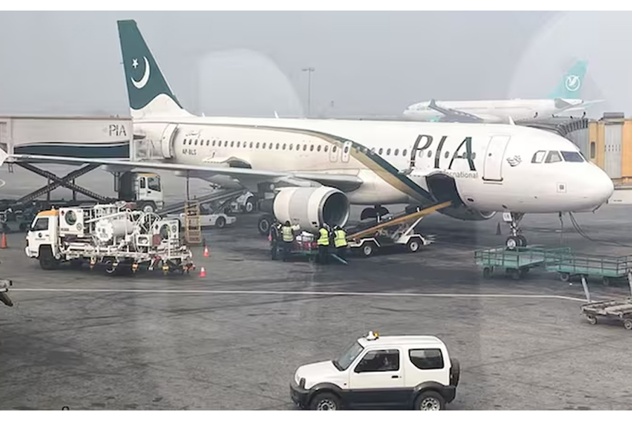 Pakistan partially closes airspace
