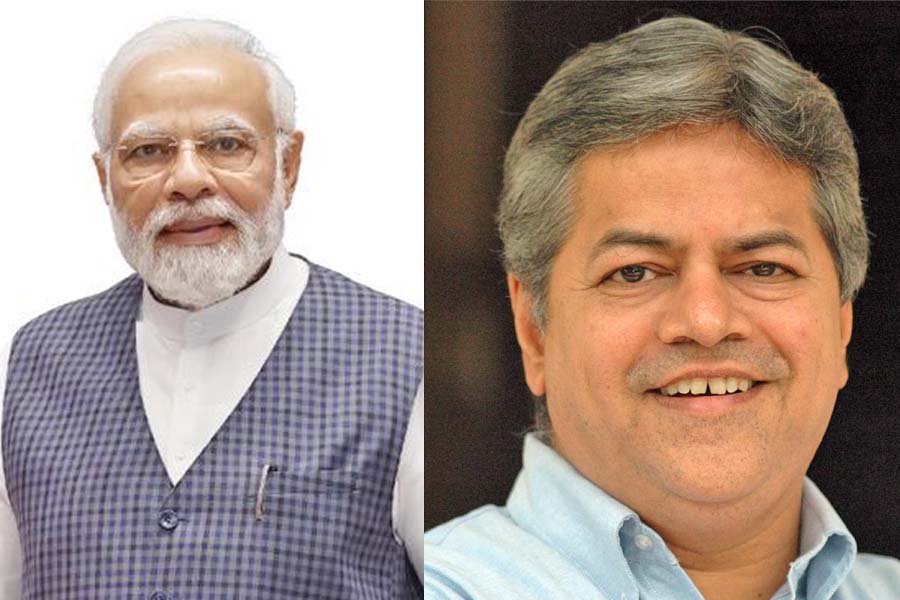 Gadgil criticize Modi