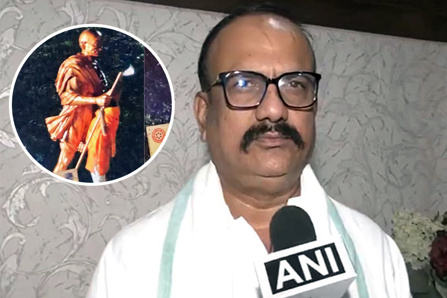 Congress criticizes RSS