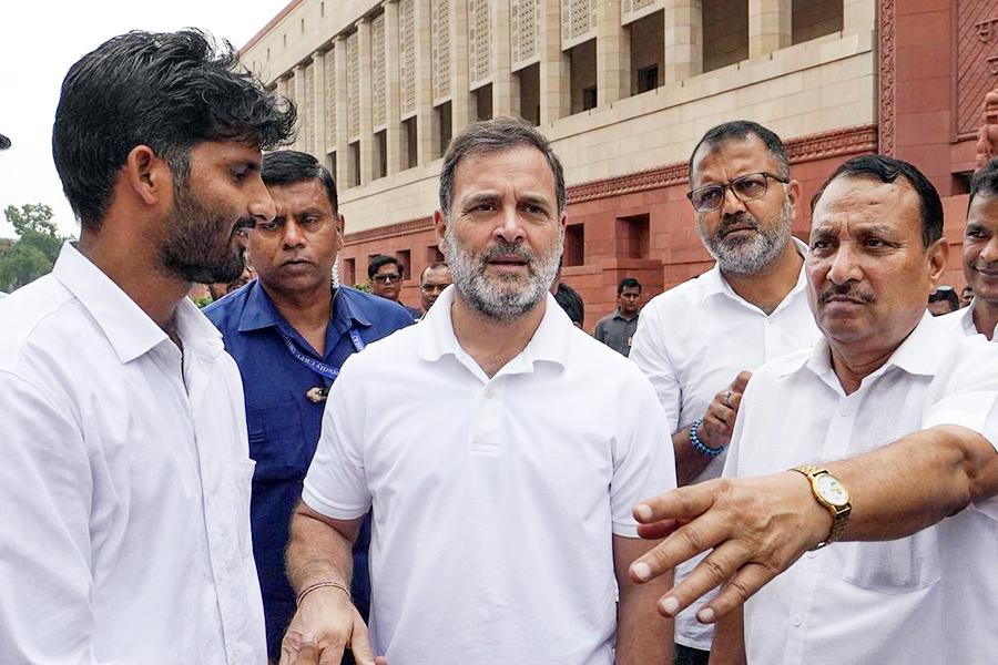 rahul take jab on modi