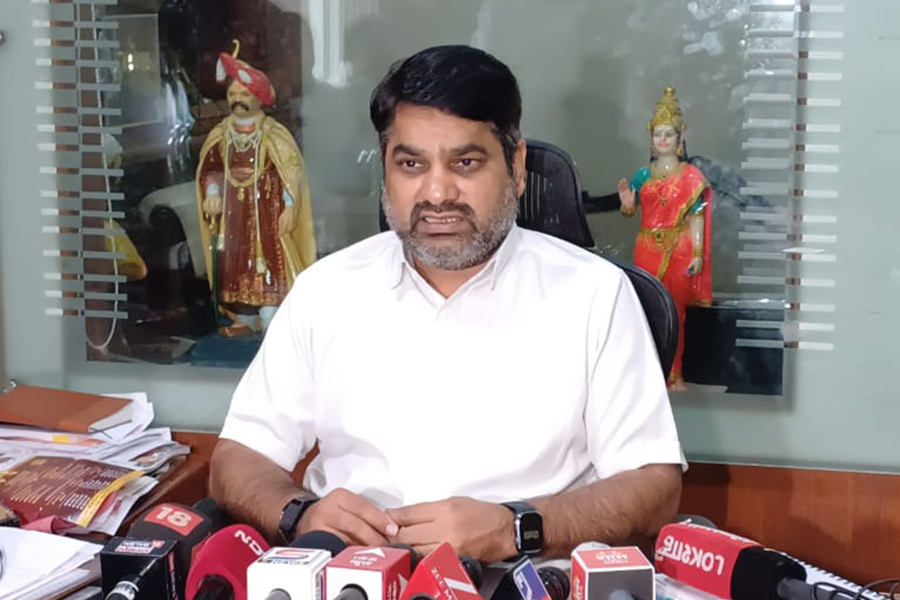 Satej Patil Criticize