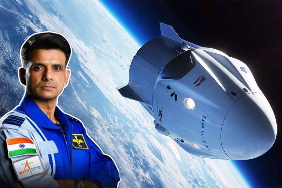 Dragon begins return journey