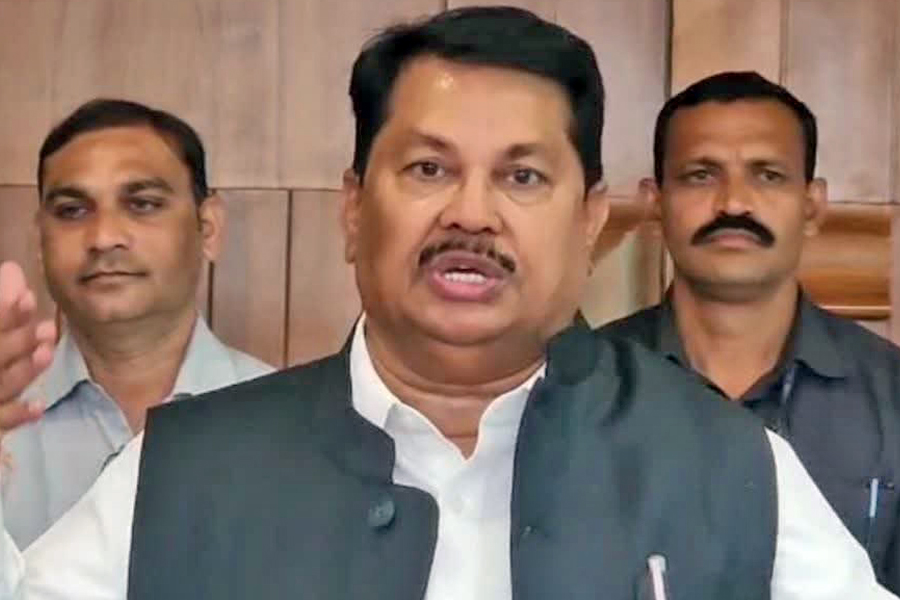 Vadettiwar demands strict action