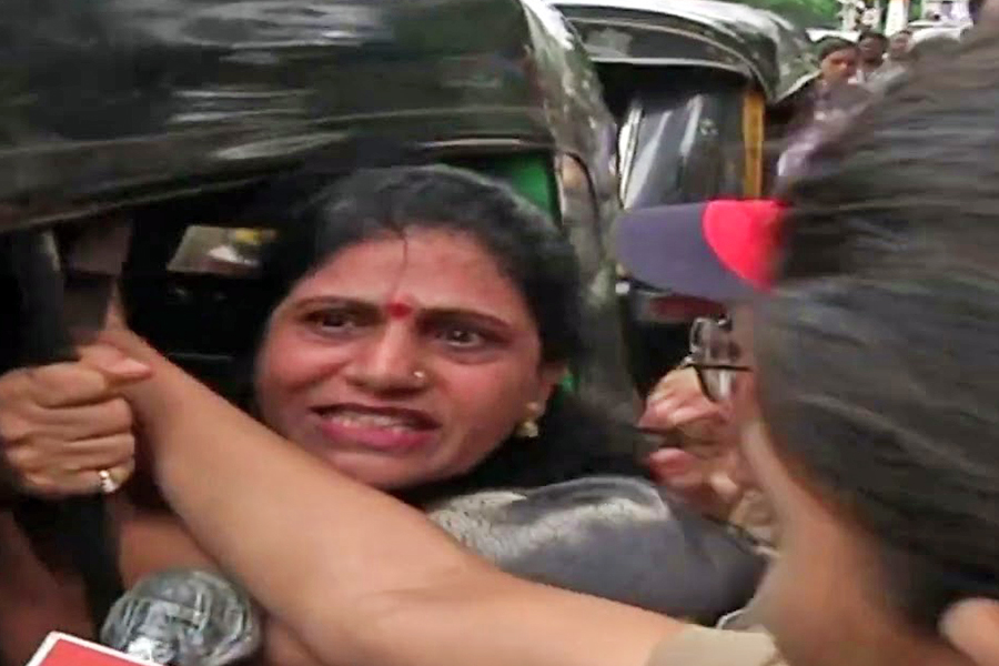 Arrest of Marathi people