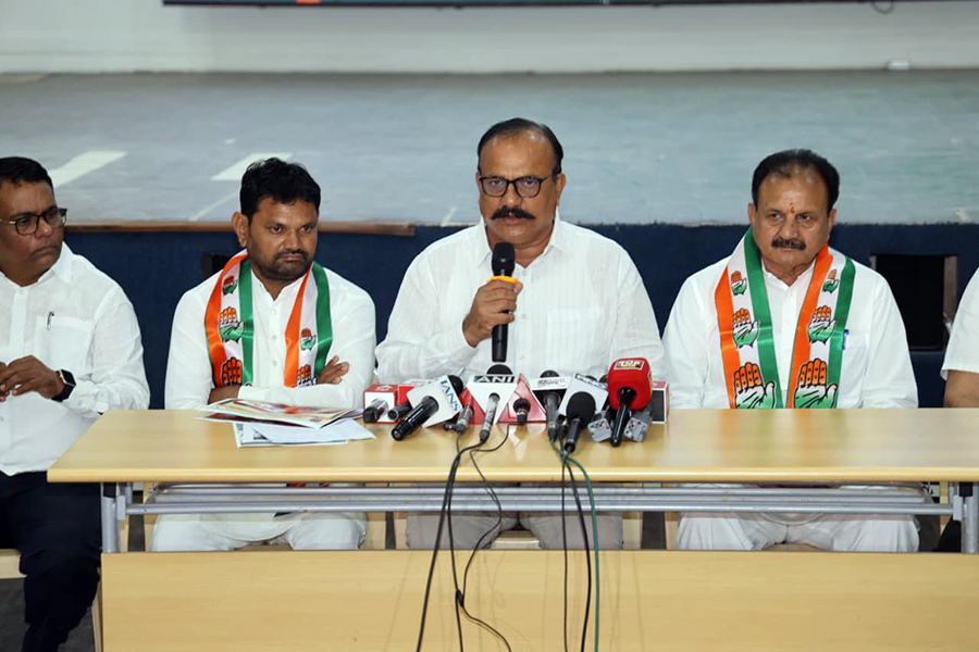 Police spying on Sapkal