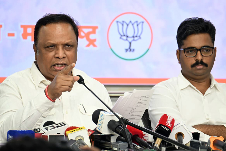 Shelar criticizes Raj Thackeray