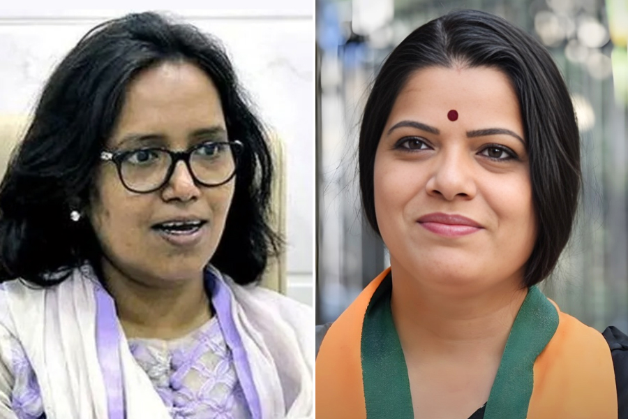 Demand the resignations of Shah and Fadnavis