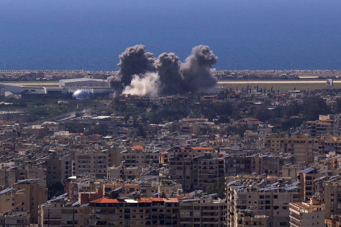 250 civilians killed in Lebanon in a fierce Israeli attack