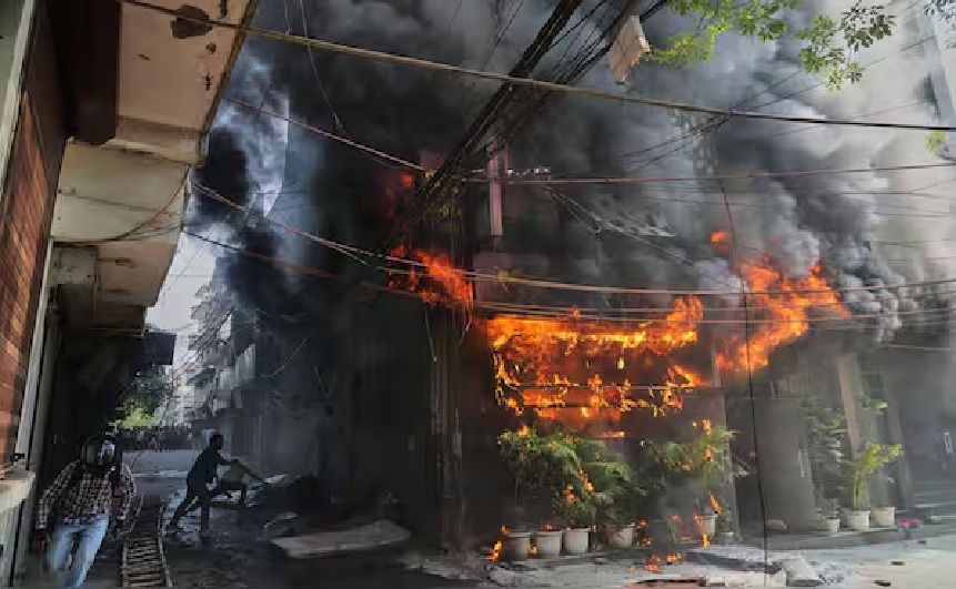 Fire at a Restaurant in Delhi; 21 Dead