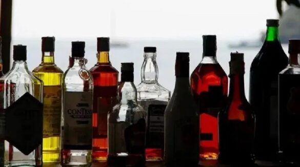 Six people died after consuming toxic liquor in Bhavnagar