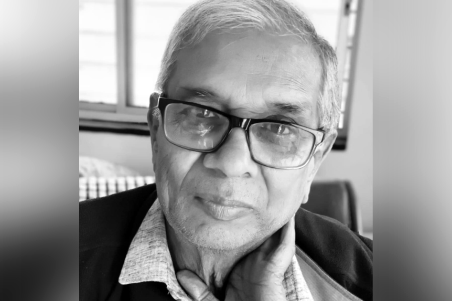 Journalist Uday Kulkarni has passed away